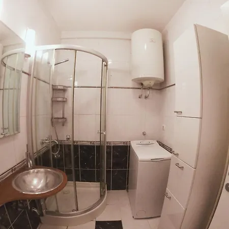 Lavender Apartment *